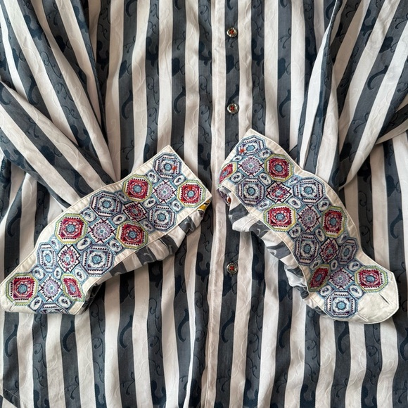 Robert Graham Striped Button Down Shirt Size M - Picture 9 of 11